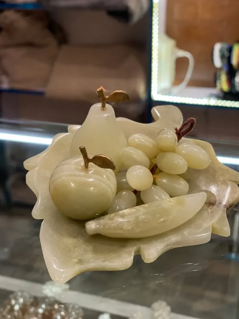 Hand-Carved Onyx Fruit Bowl — Apple, Pear, Grapes & Banana on Leaf-Shaped Dish
